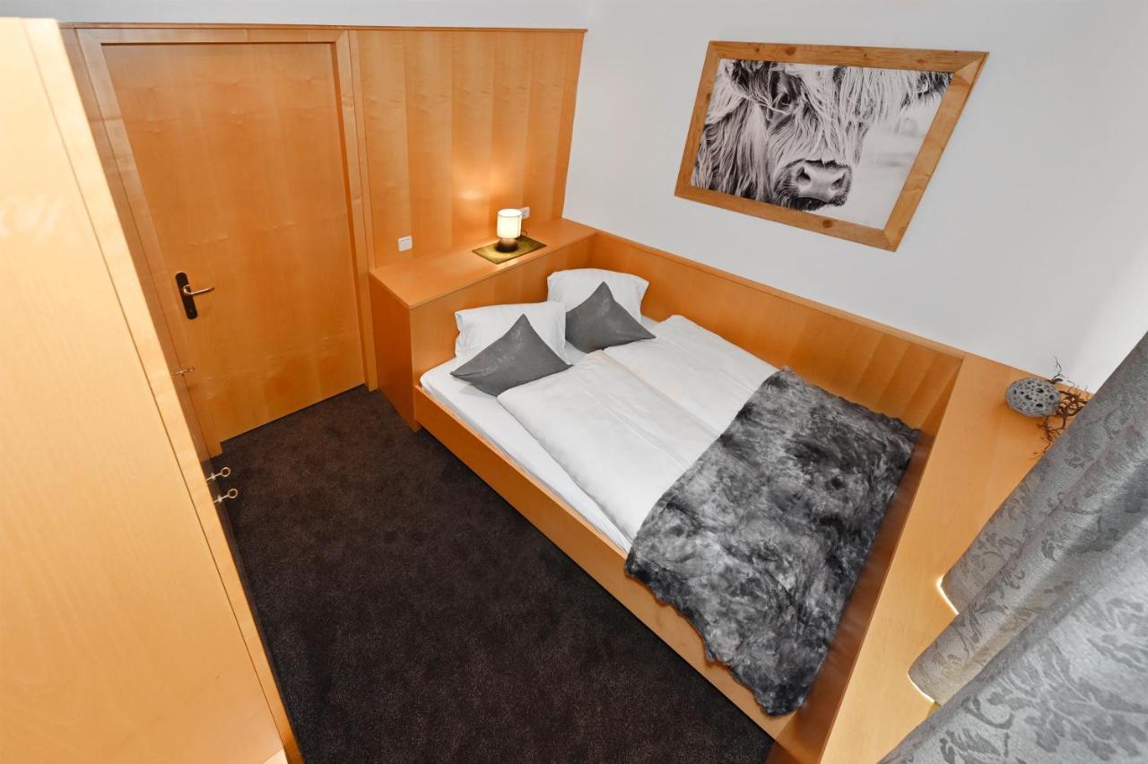 Apartment Marent Garten Chalet Vandans Esterno foto